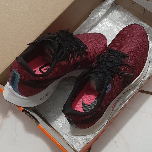 Brand New NIKE AIR ZOOM PEGASUS - Picture 3 of 4